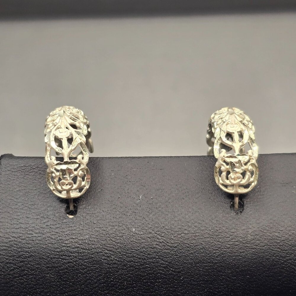 VTG Sterling Silver Diamond Cut Filigree Floral Half Hoop Earrings .75" Signed M - Picture 3 of 10